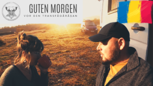 Zwei Personen im Vanlife trinken Kaffee vor den Transfagarasan