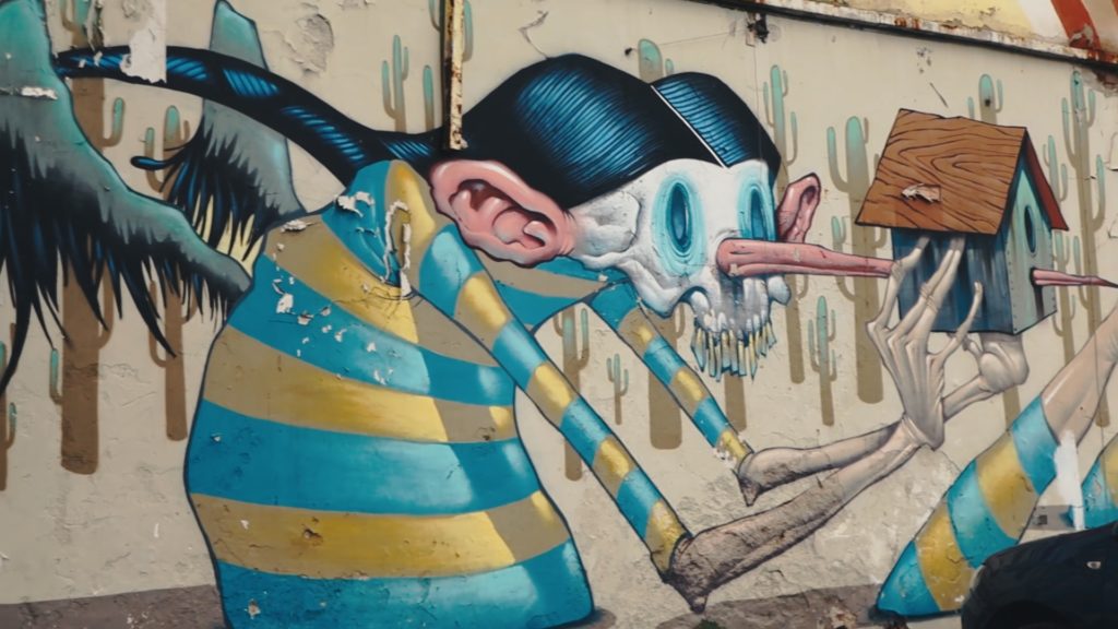 Graffiti in Sofia der Hauptstadt von Bulgarien an einer Hauswand während des Bulgarien Vanlife