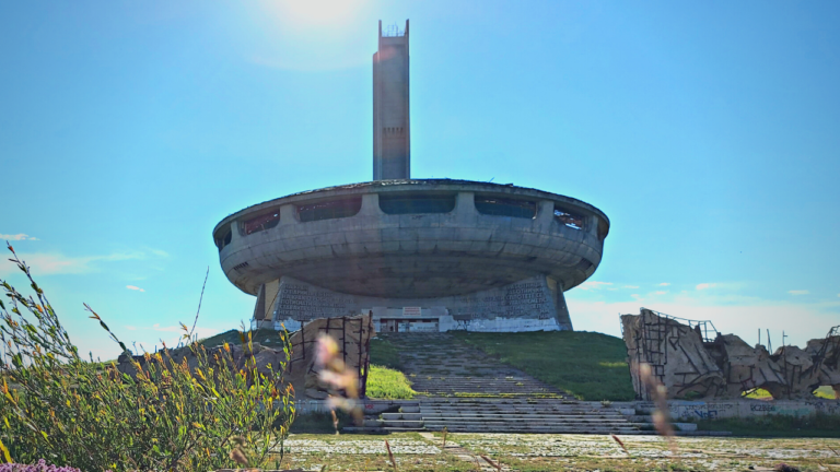 Busludscha Monument auch als das Ufo Bulgariens bekannt